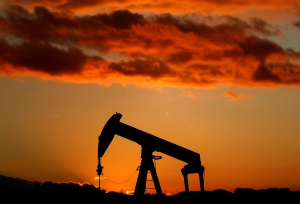 النفط يتراجع مع تراجع المخاطر بعد الهجوم الايراني