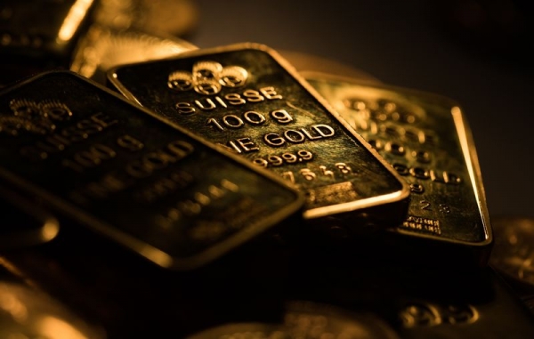 الذهب يلتقط أنفاسه مع تقييم أثر العقوبات ضد روسيا على النمو العالمي