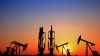 أسعار النفط تهبط بفعل المخاوف الاقتصادية، ولكنها تتلقى الدعم من خفض إمدادات الأوبك