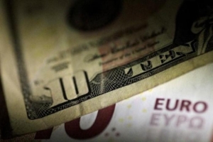 الدولار يسجل أعلى مستوى في شهرين مع تباطؤ التضخم الأوروبي
