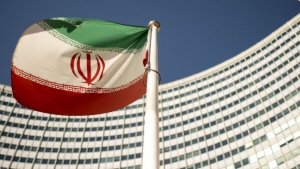 يقول حراس إيران إن ايران استولت على ناقلة نفط أجنبية في الخليج