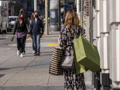 التضخم يهبط بثقة المستهلك الأمريكي إلى أدنى مستوى في 9 أشهر