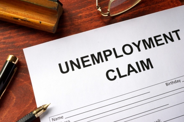 انخفاض جديد لطلبات إعانة البطالة بأمريكا في تأكيد لمتانة سوق العمل