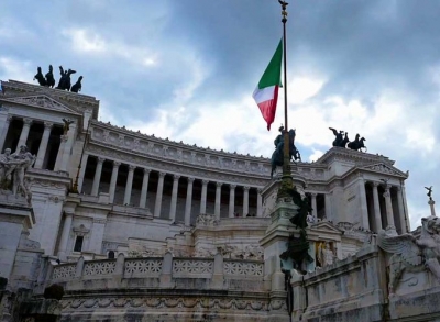 وكالة تصنيف: نسبة دين إيطاليا قد تتجاوز بسهولة 145% من الناتج المحلي الإجمالي
