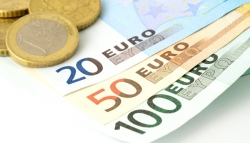 اليورو ينخفض مع عوائد السندات الالمانية بعد بيانات اظهرت تباطؤ النمو