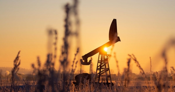 النفط يواصل تراجعاته مع إنحسار التوترات حول أوكرانيا وإيران
