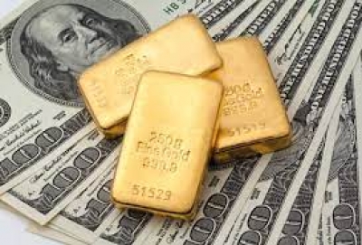 الذهب يتطلع لافضل اسبوع منذ اوائل مايو بفعل ضعف الدولار