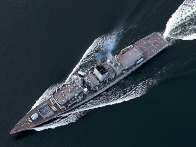 البحرية الملكية تتدخل بعد محاولة إيران إعتراض ناقلة نفط بريطانية