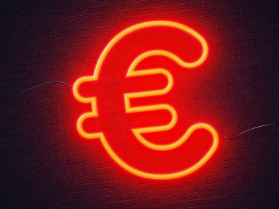 تعثر اليورو قرب أدنى مستوياته في 33 شهراً وسط مخاوف بشأن تباطؤ اقتصادي