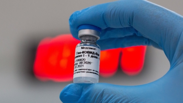 بعد ساعات من قرار بريطانيا، بوتين يآمر ببدء تطعيم شامل ضد كوفيد-19