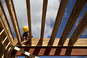انخفاض حاد في ثقة شركات البناء الأمريكية مع ارتفاع تكاليف الإقتراض