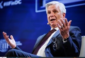 والر لا يتوقع تأثيراً مستداماً للحرب مع إيران على التضخم