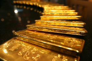 ارتفعت أسعار الذهب إلى ما فوق 1450 دولارًا بسبب آمال خفض الفائدة وتوترات إيران التي تغذي الطلب