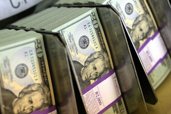 الدولار واليورو يتحركان في نطاق ضيق قبل اجتماعات بنوك مركزية وقمة كوريا الشمالية