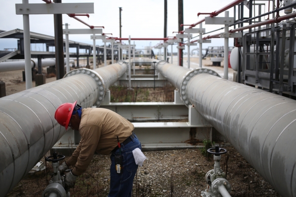 أمريكا تدرس السحب مجدداً من احتياطيات النفط بسبب أوكرانيا