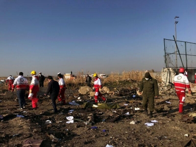 تحطم طائرة أوكرانية بعد إقلاعها في إيران  مما أدى إلى مقتل جميع ركابها البالغ عددهم 176