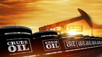 أسعار النفط ترتفع بفعل ضعف الدولار الأمريكي و مشاكل الامدادات