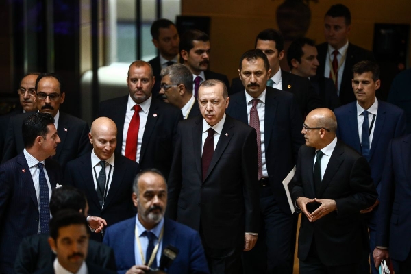 بلومبرج: الخوف يكمم أفواه المحللين الاقتصاديين في تركيا