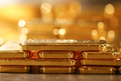 الذهب يستفيد من تراجع الدولار على خلفية بيانات قوية من الصين