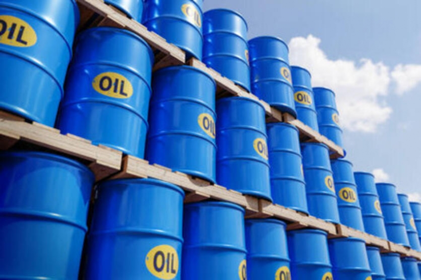 النفط يتراجع لليوم الثالث مع ارتفاع آمال وقف اطلاق النار في الشرق الأوسط