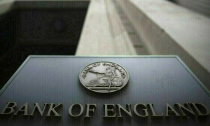 بنك إنجلترا يرى الاقتصاد &quot;يتحرك في الاتجاه الصحيح&quot; لخفض أسعار الفائدة