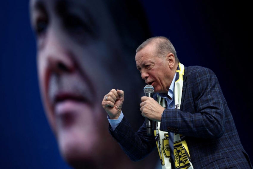 البنوك منقسمة حول حجم زيادات الفائدة المتوقعة في تركيا بعد فوز أردوغان