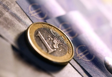 اليورو سيتلقى ضربة إذا إنهار ائتلاف ميركيل الاسبوع القادم