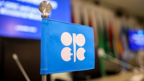 أسعار النفط تهبط مع عدم إقتناع المتداولين باتفاق أوبك بلس