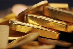 الذهب مستقر قرب أدنى مستوى في شهرين مع صعود الدولار