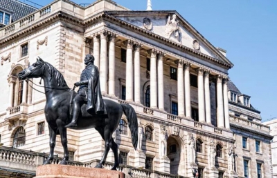 المستثمرون يقلصوا توقعات خفض أسعار الفائدة من بنك انجلترا بعد ارتفاع التضخم