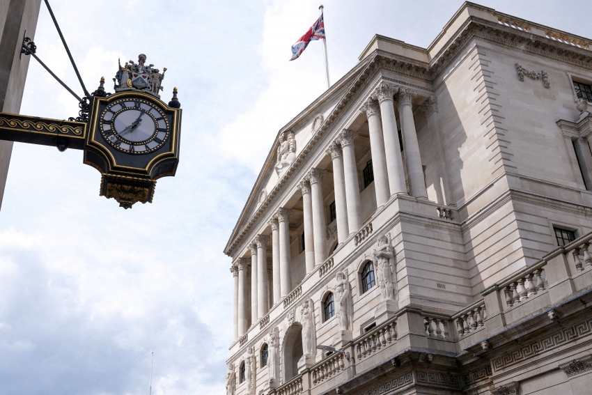 دويتشة بنك: بنك انجلترا بحاجة إلى رفع الفائدة الاسبوع القادم لتهدئة الأسواق