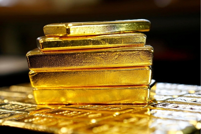 الذهب يستعد لانهاء سلسلة خسائر استمرت 3 ايام رغم قوة الدولار