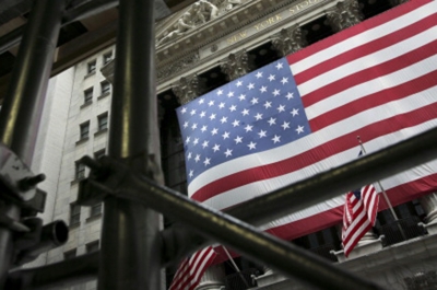 صعود الأسهم الأمريكية وهبوط عوائد السندات وسط رهانات على توقف الفيدرالي