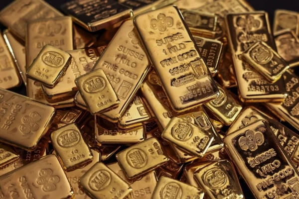 الذهب يزداد بريقاً على خلفية بيانات أمريكية مخيبة