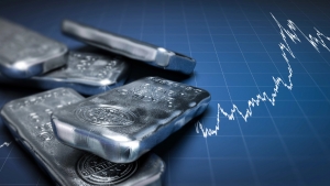 الذهب عند ذروته في ستة أسابيع والفضة تواصل بلوغ قمم تاريخية