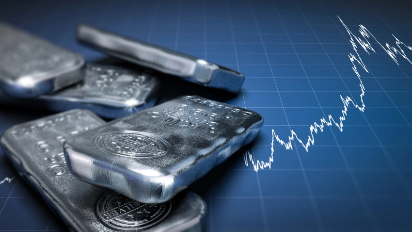 الذهب عند ذروته في ستة أسابيع والفضة تواصل بلوغ قمم تاريخية