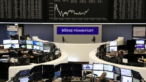 الأسهم الأوروبية تتراجع بعد تهدئة الاحتياطي الفيدرالي