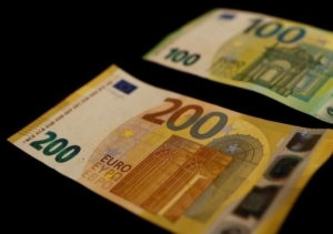 اليورو يتراجع بفعل اثارت الحرب مخاوف الركود التضخمي