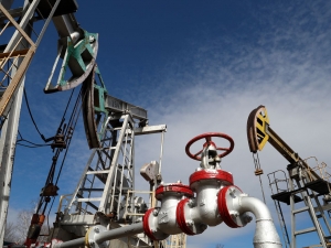 صعود النفط إلى أعلى مستوياته منذ أكتوبر بفعل مخاوف بشأن الإمدادات الروسية