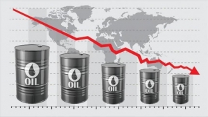 أسعار النفط تهبط في ظل قلق بشأن الطلب يطغى على أزمة قناة السويس