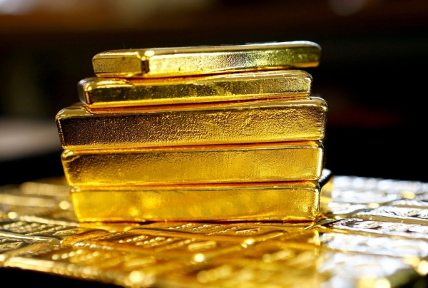 الذهب في طريقه لخامس اسبوع من الارتفاع مع تراجع الدولار