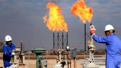 أسعار النفط ترتفع 2% بعد الضربات الامريكية والبريطانية في اليمن