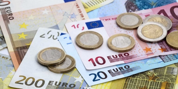 اليورو في طريقه لثاني اسبوع من الخسائر بعد تحذير البنك المركزي الأوروبي
