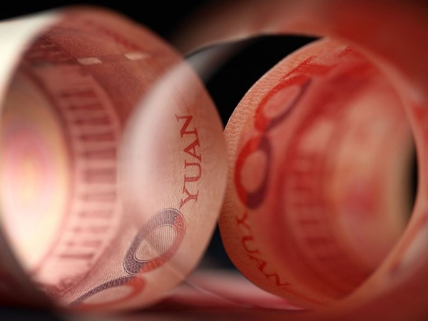 اليوان يقفز بجانب الدولار الاسترالي على تفاؤل باتفاق تجاري