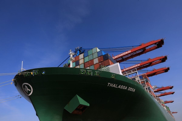 صادرات الصين ترتفع ووارداتها تقفز بفعل طلب عالمي قوي