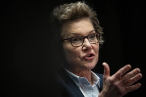 دالي تحذر من خطأ إبقاء الفيدرالي على الفائدة مرتفعة أطول من اللازم