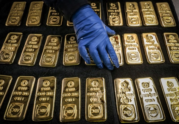 الذهب يتراجع بفعل جني للأرباح، ومراهنات التحفيز تحد من الخسائر