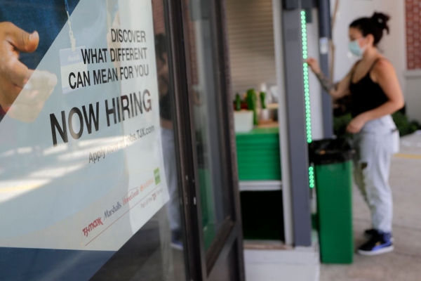 بعد إضافة 1.8 مليون وظيفة، سوق العمل بأمريكا تستعيد أقل من نصف الوظائف المفقودة