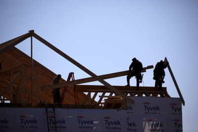 انخفاض وتيرة البدء في بناء منازل أمريكية للشهر الخامس على التوالي