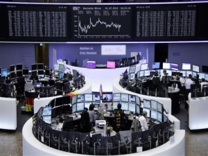 الأسهم الأوروبية تنخفض مع جرد المستثمرين لانتشار الفيروس